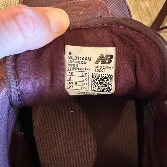 New Balance Plum and Gold Sneakers Size 9 - Picture 7 of 7